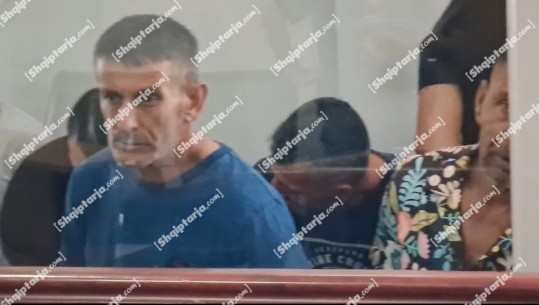 Durrës/ U kapën për drogë dhe armëmbajtje pa leje, caktohen masat e sigurisë për 15 të arrestuarit! Familjarët shpërthejnë në të qara gjatë seancës