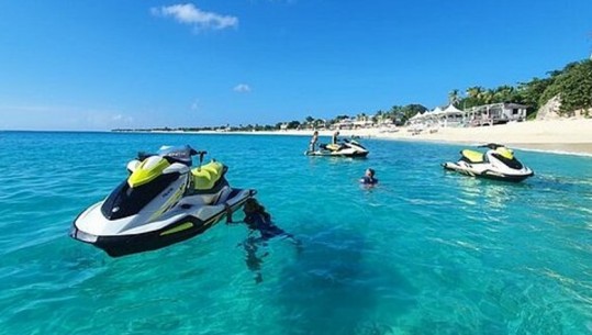 Nga Italia me pushime në Ksamil/ 14-vjeçarja rrëzohet nga jet ski, në gjendje të rëndë te Trauma! E drejtonte i vëllai