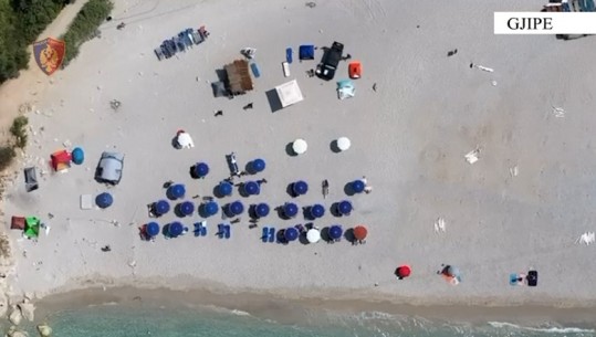 Himarë/ Ndërtuan pa leje 2 beach bare, nis hetimi për dy persona! Sekuestrohen 120 çadra dhe shezlongë