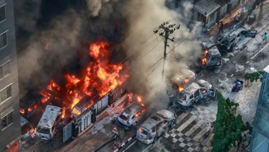 Bangladeshi përfshihet nga protesta të dhunshme studentore, 151 persona humbin jetën 