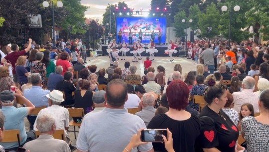 Nuk humbet tradita/ Ritet dhe lojërat popullore performohen nga të gjithë moshat në Devoll