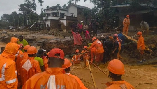 Indi/ 63 të vdekur, dhjetëra të plagosur nga rrëshqitjet e dheut