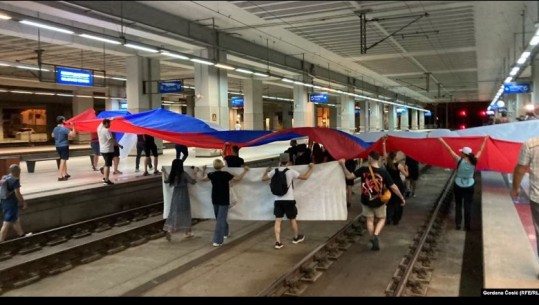 Bllokohen stacionet hekurudhore në Beograd pas protestave kundër minierës së litiumit