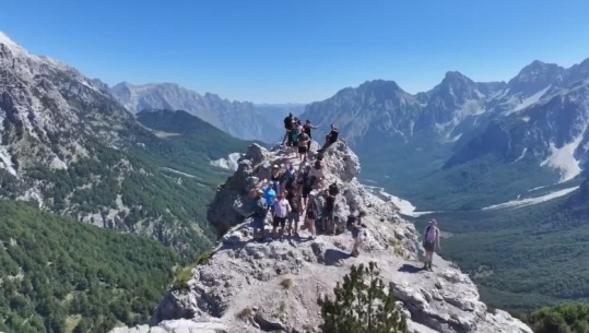 Pamjet/ ‘Qafa Valbonës’, ndër bukuritë alpine më të vizituara nga turistët këtë sezon