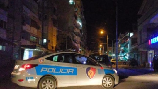 Tiranë/ Plagosje me thikë në Kombinat! 46 vjeçari dërgohet në spital, policia po punon për gjetjen e autorit