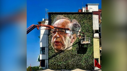 Rikthehet Mural Fest, portreti i Ismail Kadaresë përjetësohet në një pallat në Tiranë: Veliaj: Murale e mrekullueshme