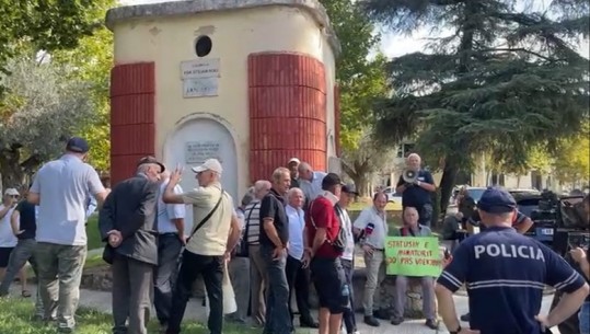 VIDEO/ Minatorët protestojnë para Parlamentit, kërkojnë miratimin e Statusit