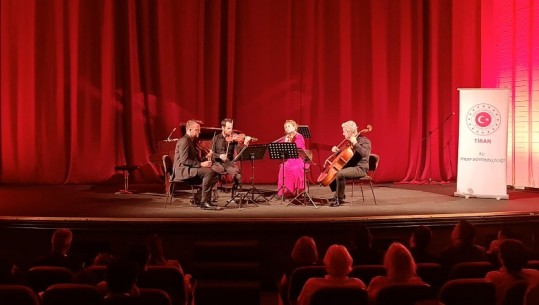 Koncert në Durrës, Teatri i Operas dhe Baletit të Stambollit sjell pjesët më të mira të muzikës klasike