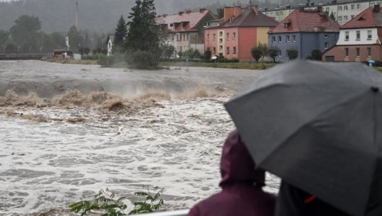 Stuhi dhe përmbytje katastrofike në Europën Qendrore dhe Lindore! 7 të vdekur