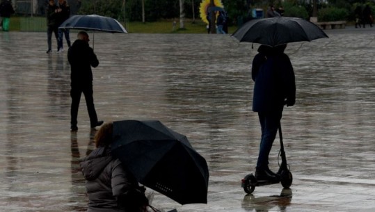 Mos harroni çadrën, temperatura deri në 20 gradë Celcius! Parashikimi i motit për këtë të dielë