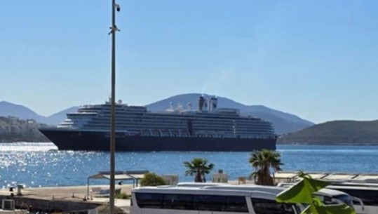 Kroçera 'Oosterdam' vjen në Portin e Sarandës, 1965 turistë nga shtete të ndryshme vizitojnë qytetin 