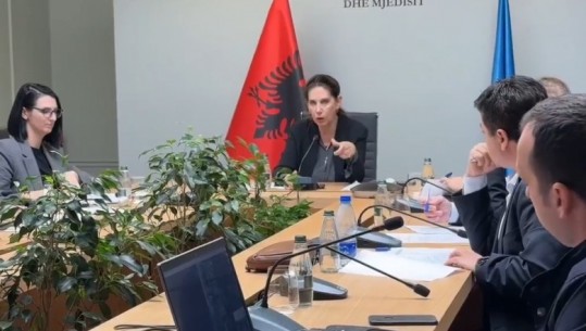 Rregullat e reja për sezonin veror 2025/ Kumbaro: Prioritet plazhet publike, bashkitë riorganizojnë dhe menaxhojnë hapësirat! Më 15 nëntor hapet aplikimi