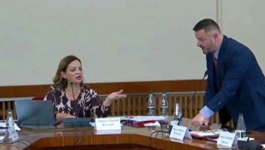 'Një mikrofon keni në dorë! Ju të vrisni', Ndreca debat të ashpër me Ilda Dhorin dhe Vokshin: Një foto të nxori jashtë kontrollit! 5 minuta pushim