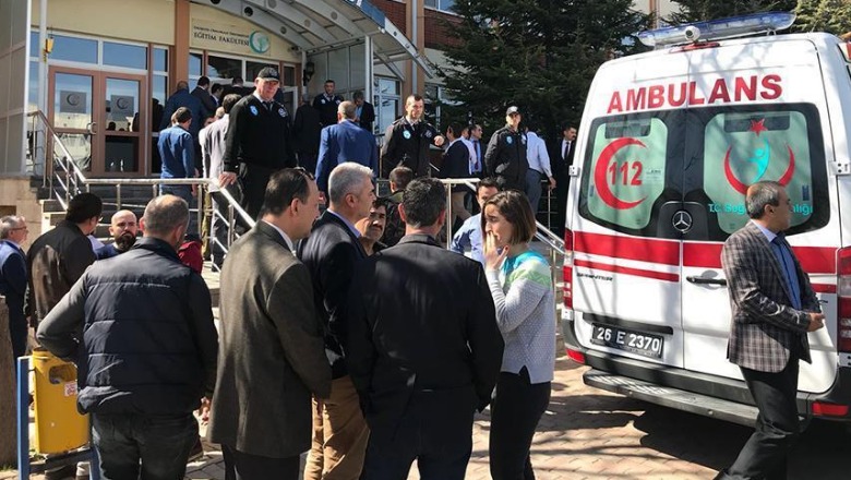 Turqi, sulm me armë në Universitet, katër persona të vrarë