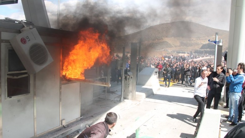 Vezët e Pashkës dhe sindroma e flakës së kashtës opozitare