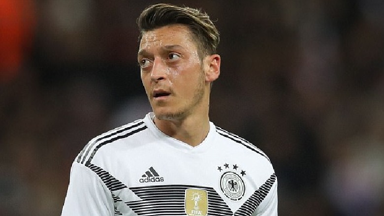 E sulmuan me thirrje raciste, Ozil merr vendimin drastik