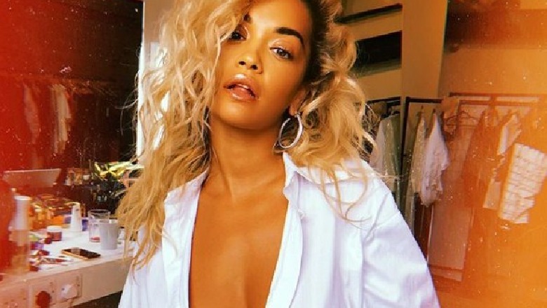 ‘Më bëj një supë’, Rita Ora del sërish topless (Foto)