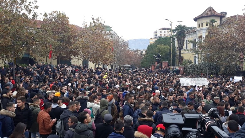 Protesta e studentëve/ Vëllazëria Ungjillore e Shqipërisë apelon për dialog: Të dëgjohet rinia