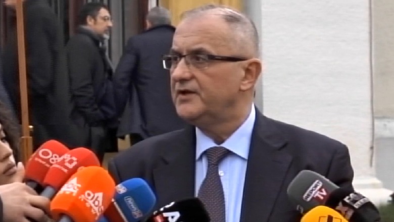 Vasili jashtë Kuvendit: Argatët e oligarkëve ia dhanë me koncesion oligarkëve parlamentin