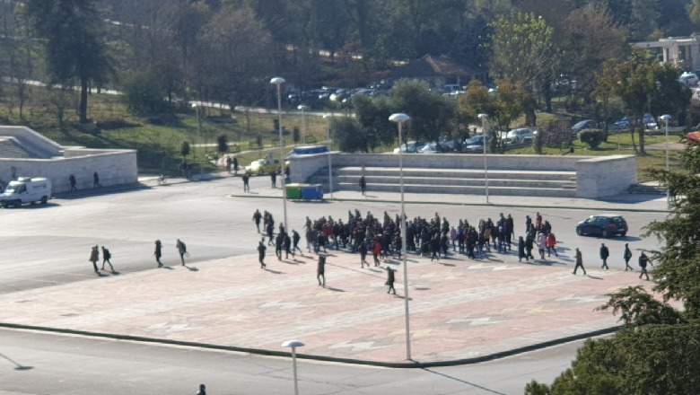 Pamje nga lart/ Pjesëmarrja e studentëve në protestën e sotme 