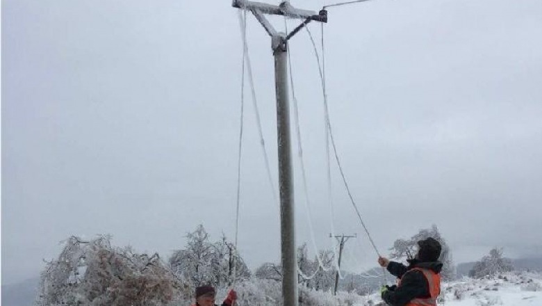 Moti i keq/ Disa zona pa energji elektrike në Qarkun e Beratit