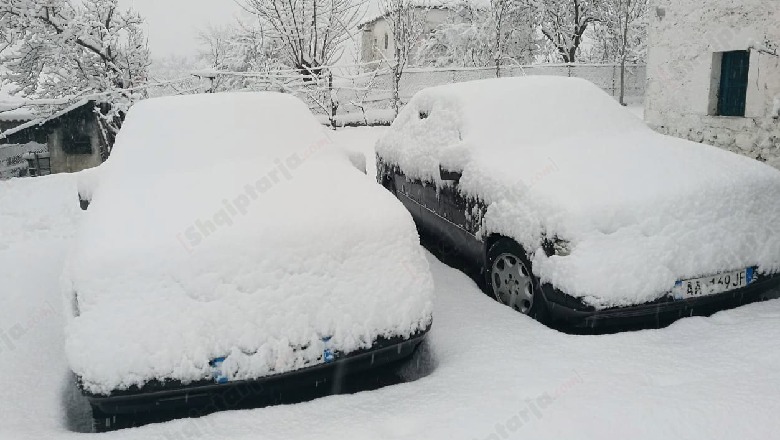 Dëbora izolon Qarkun e Dibrës, trashësia deri në 1.2 m, situata sot (FOTO)