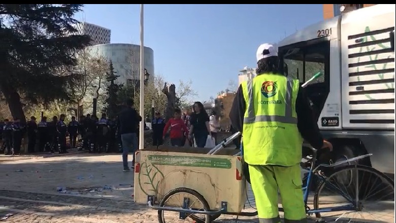 Cfarë ka mbetur nga sheshi i protestës?