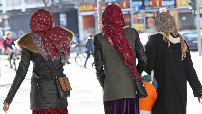 Debat i nxehtë për shaminë e kokës në Gjermani