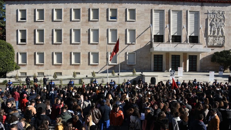 Protesta e opozitës/ Italia dhe SHBA thirrje qytetarëve: Tregoni kujdes maksimal 