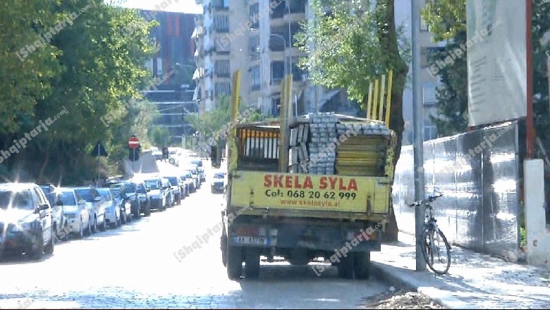 Zbulohet identiteti i dy punëtorëve që vdiqën nga shembja e skelës në Tiranë