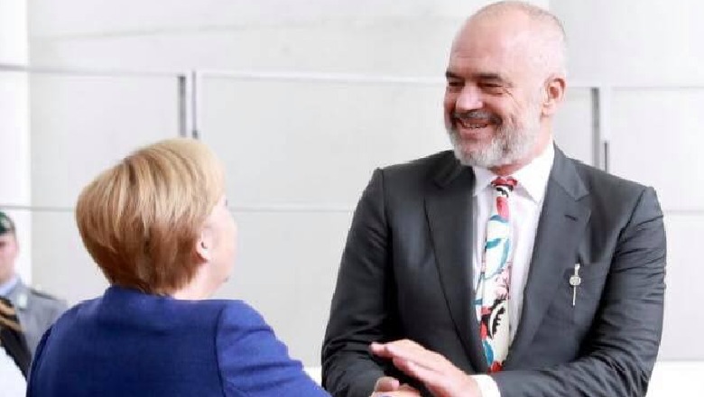 Angela Merkel zbulon dhuratën që i bëri Rama: Është artist (FOTO)