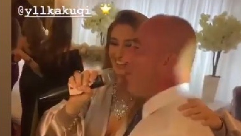 Ramush Haradinaj mahnit me performancën në dasmë...ja se si këndon (VIDEO)