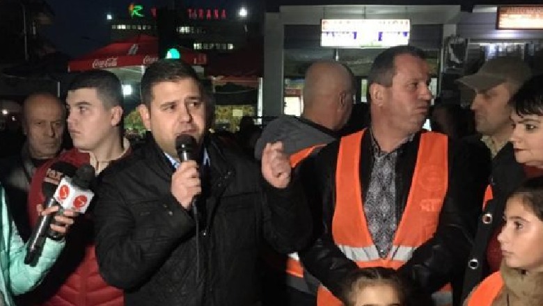 Endrit Braimllari i bashkohet protestës së banorëve të Unazës se re: Rama do gllabëronte 40 milion euro 