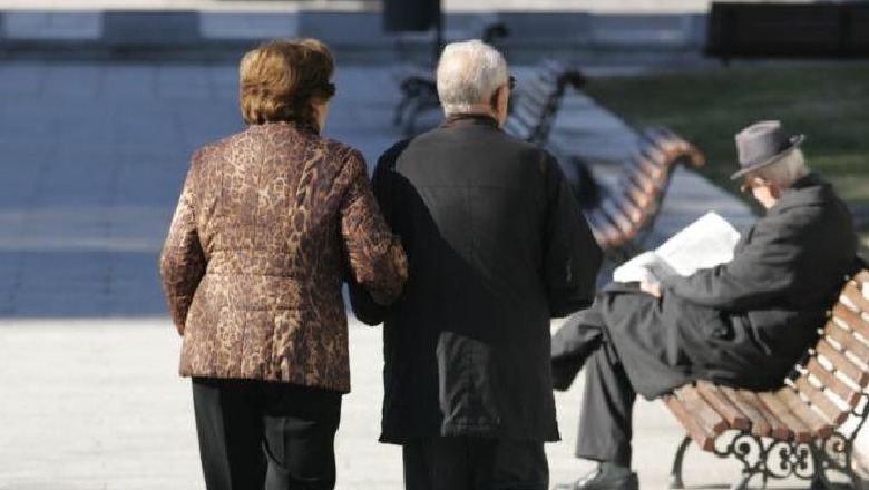 Këta janë numrat ku pensionistët në Tiranë dhe rrethe mund të kërkojnë ndihmë 