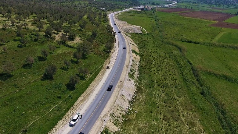 Vodhën zhavorrin e lumit dhe e shtruan në rrugë, 4 biznesmenët e ndërtimit dënohen deri në 200 orë punë në bashkitë Tiranë e Vlorë