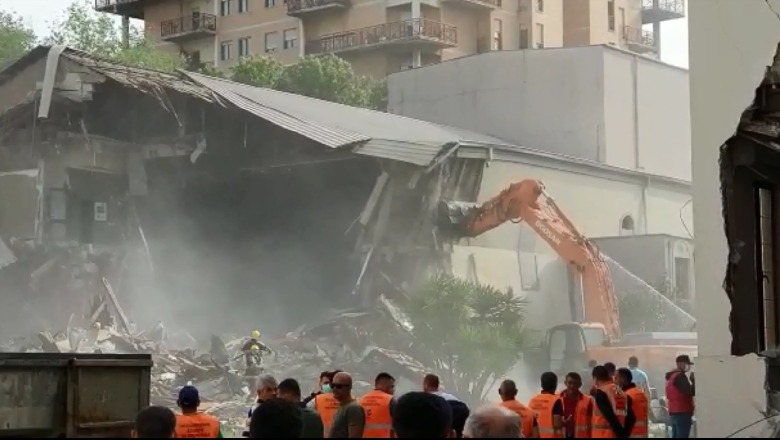 Meqë vazhdoni të më pyesni për Teatrin, e mbani mend Salih Berishën?!