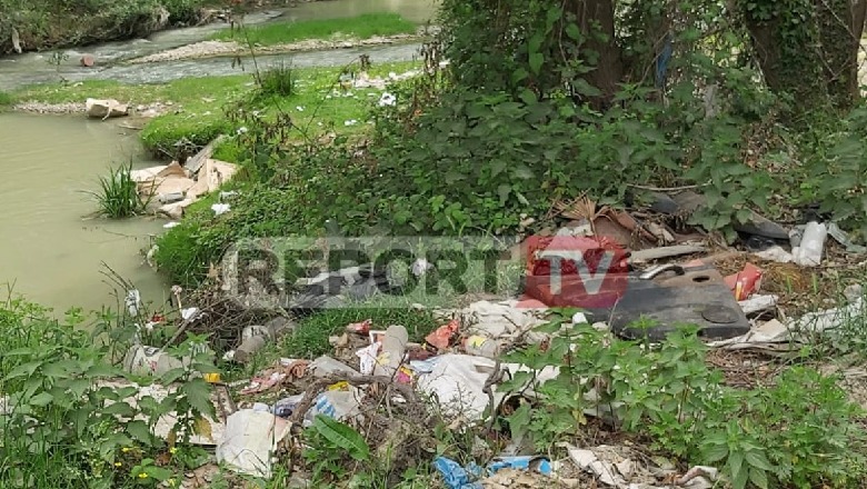 Lumi Tërkuz i Kamzës, porta e parkut të gjelbër që të çon drejt landfillit të mbeturinave! Qytetarët: Plehrat këtu s'mbarojnë kurrë! Autoritetet heshtin