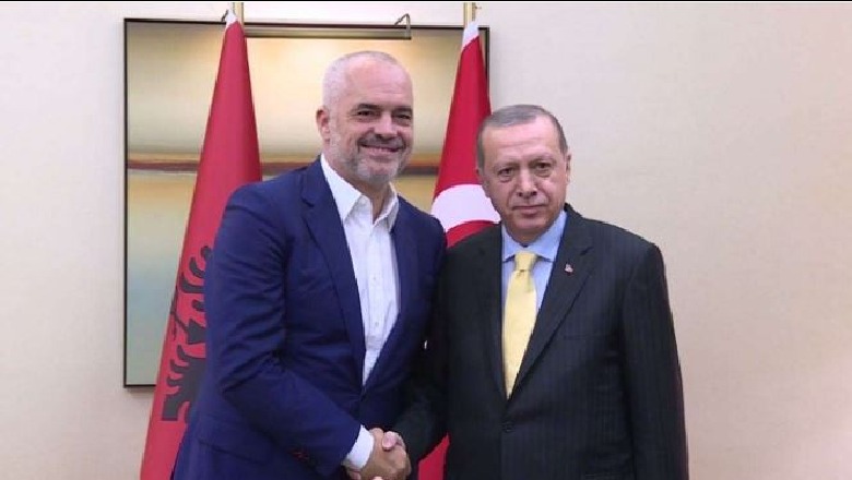 Mediat greke: Edi Rama do t’i japë Erdoganit bazën detare të Pashalimanit