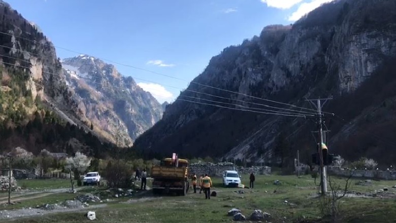 Tropojë/ Dëmtohet në kokë duke pastruar kanalin vullnetarisht, dërgohet drejt Traumës 56-vjeçari