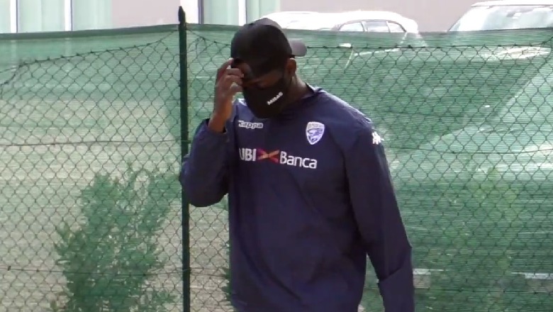 E padëgjuar në futboll, Brescia largon Balotelli-n me rojen (VIDEO)