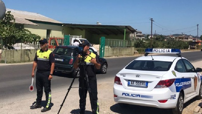 Pushuesit kthehen nga plazhi, apeli i policisë: Ka fluks, mos bëni parakalime dhe manovra