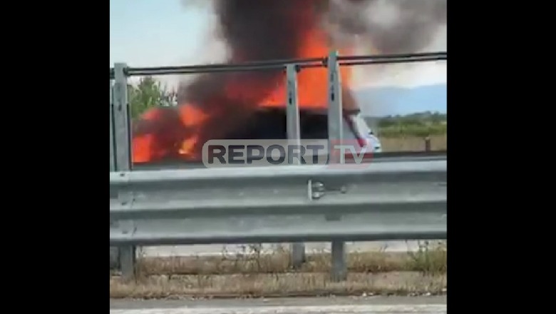 Range Rover përfshihet nga flakët në autostradën Levan- Vlorë, shkak defekt teknik! (VIDEO)