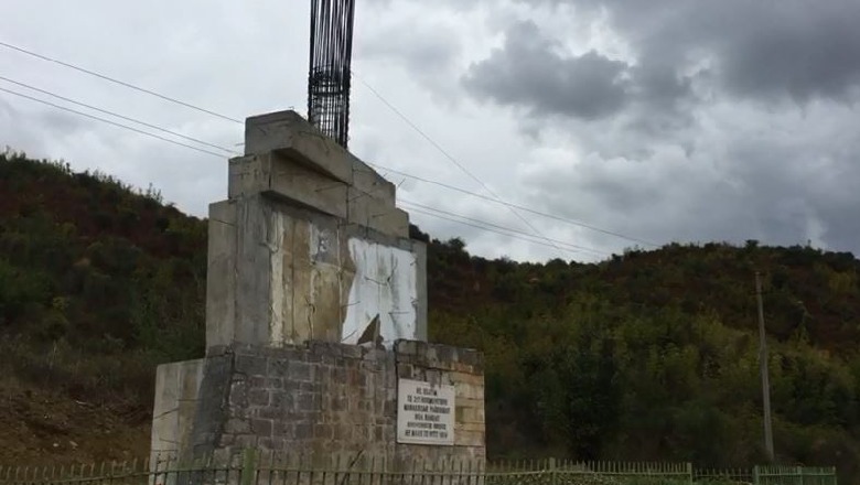 Ndërpriten punimet në memorialin e Hormovës! Shoqatat patriotike akuza për tradhti kombëtare: Ka ndërhyrë Athina! Tërmet Peçi: Nuk kanë leje