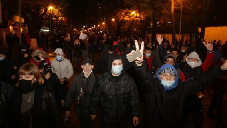 Protestat për Klodjan Rashës, gjykata jep masat për 43 protestues! 5 arrest me burg për 10 ditë, 11 arrest me shtëpi, të tjerët detyrim paraqitje