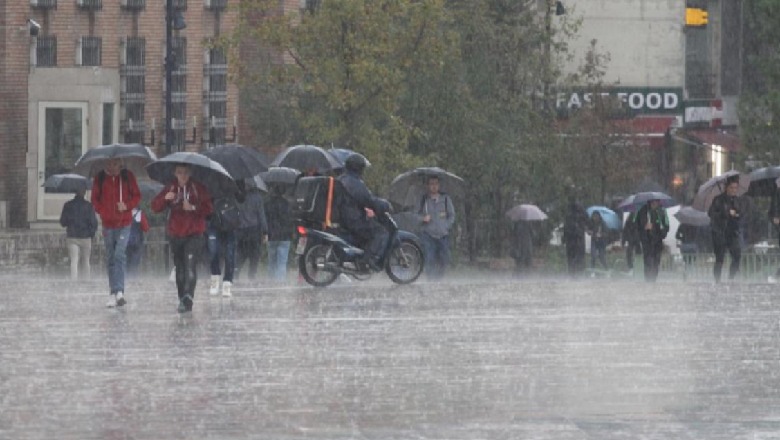 Reshjet e dendura të shiu dhe borës, MeteoAlb: Pasditja dhe nata sjellin përmirësim të motit!