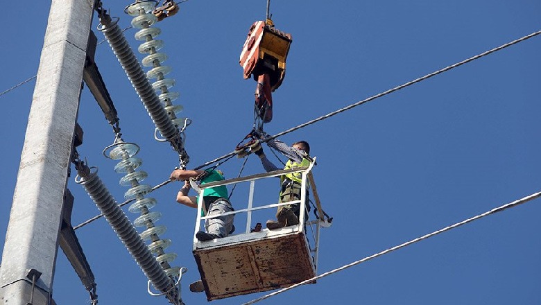 Humb jetën elektriçisti shqiptar në Greqi! E kapi korrenti duke rregulluar linjën, të vdekur edhe dy kolegët grekë  