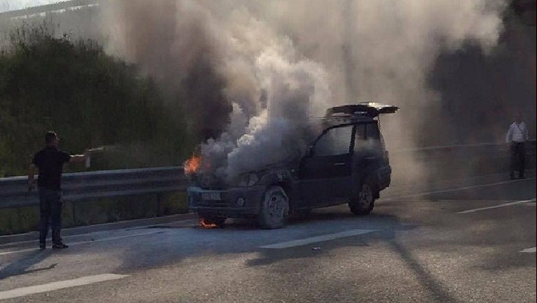 Përfshihet në flakë një makinë pranë Kopshtit Botanik, një tjetër humb kontrollin dhe aksidenton 2 këmbësorë