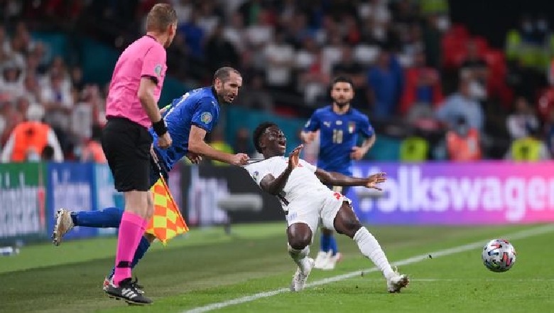 Anglezët peticion për riluajtjen e finales me Italinë! Superkupa kiontinentale në nder të Maradonës, Argjentina kërkon përballje me 'axurrët'