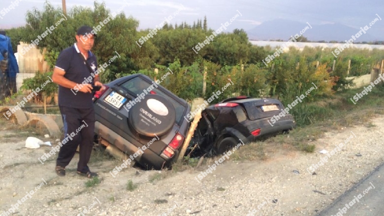 Aksident në aksin Lushnjë-Berat, dy makina përfundojnë me 'kokë' në kanal, 5 persona të plagosur