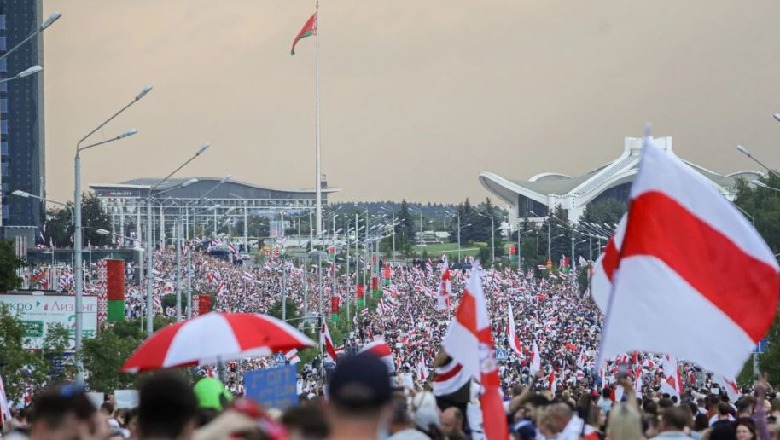 Raporti: Demokracia në mbarë botën po përkeqësohet